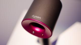 Mini Turul Magazinelor #26: Uscător de păr inedit, Galaxy J6 la reducere și sistem home cinema de 500W