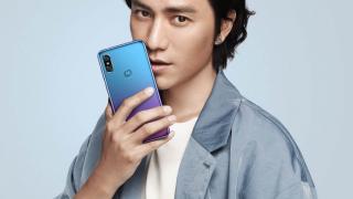 Motorola P30 debutează cu breton lat, procesor Snapdragon 636, interfaţă de Lenovo