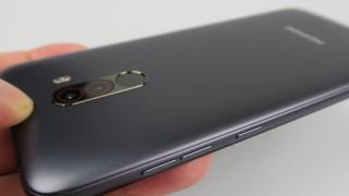 Xiaomi Pocophone F1: Baterie de campion, face de râs unele flagshipuri