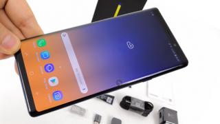 Samsung Galaxy Note 9 unboxing: multe accesorii, mai greu şi mai business, cu S Pen mai deştept (Video)