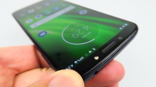Motorola Moto G6 Play: Baterie de battery phone, deşi nu ai zice