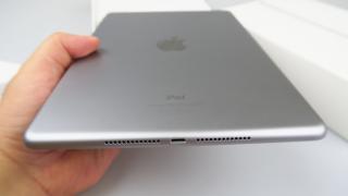 Apple iPad 9.7 (2018): Multimedia generoasă, păcat că nu sunt 4 difuzoare