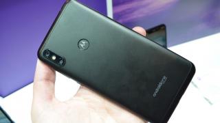 IFA 2018: Motorola One Power hands-on - mare şi cu breton, destul de comod şi cu autonomie sporită
