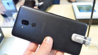 IFA 2018: LG G7 One hands-on - phablet extrem de luminos şi cu software curat pe bază de Android One (Video)
