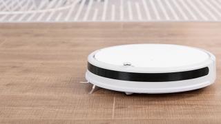 Aspirator robot Xiaomi la doar 199.99 dolari cu livrare rapidă direct din depozitul european GeekBuying