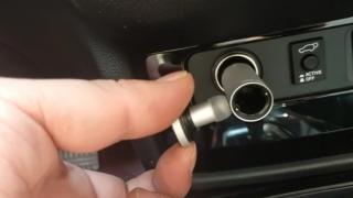 Memorie USB SanDisk de 16 GB la doar 4.99 euro și încărcător auto 2 în 1 la reducere pe Cafago.com!