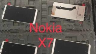 Fără breton!? Nokia 9 şi Nokia X7 apar fără decupaj în panourile de ecran