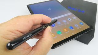 Samsung Galaxy Tab S4 Unboxing: cea mai elegantă tabletă Android, curajoasă în exprimare şi cu stylus nou (Video)