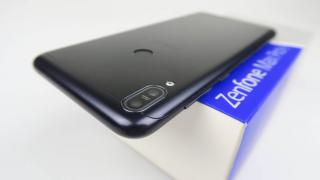 ASUS ZenFone Max Pro (M1) Unboxing: battery-phone de 5.000 mAh cu puterea lui ZenFone 5, cameră duală (Video)