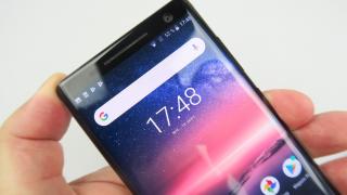 Nokia 8 Sirocco: Display P-OLED destul de viu colorat, dubios la unghiuri verticale