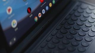 Google Pixel Slate este o nouă tableta cu Chrome OS, multitasking avansat prin tastatura şi stylus