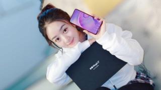 Huawei Honor Magic 2 apare în fotografii promoţionale și primește certificarea TENAA; Ar avea 6 camere (în total)