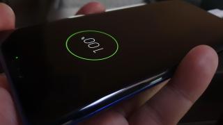 Nu am putut măsura la ce procent de încărcare ajunge Huawei Mate 20 Pro într-o oră