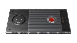 RED Hydrogen One, telefonul cu ecran holografic debutează pe 2 noiembrie la suma de 1295 de dolari