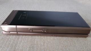 Samsung W2019, ineditul telefon cu clapetă și dotări de flagship apare în noi fotografii reale