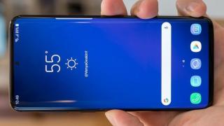 Așa ar putea arăta Samsung Galaxy S10 dacă are cititorul de amprente integrat în ecran și senzori discreți