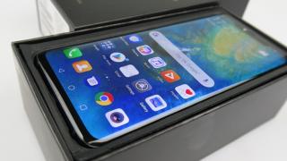Huawei Mate 20 Pro bifează prima actualizare software importantă: îmbunătățiri ale camerei, securității