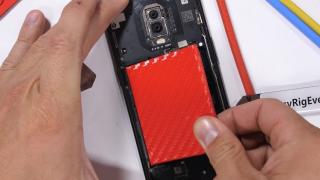 OnePlus 6T primeşte o disecţie; Vedem cum arată componentele sale (Video)