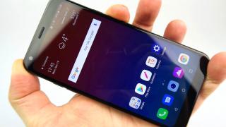 LG Q7 Review