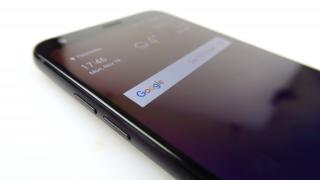 LG Q7 Bateria: Autonomie modestă, doar încărcarea face o impresie bună
