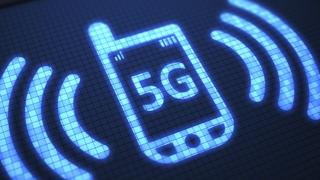 Tot mai multe companii doresc să înlocuiască WiFi-ul intern cu rețele 5G
