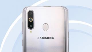Samsung Galaxy A8s, primul telefon cu decupaj în ecran pentru camera selfie este certificat de către TENAA