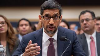 CEO-ul Google a trebuit să reamintească Congresului SUA că Google nu produce iPhone-uri