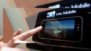 LG prezintă un display 3D pentru telefoane mobile la CES 2011