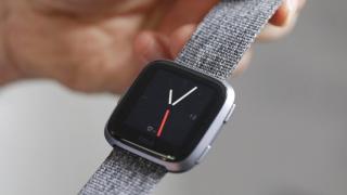 FitbitOS 3.0 debutează pe ceasurile Versa şi Ionic; Iată noutăţile
