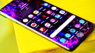 Samsung Galaxy A10 ar urma să vină cu cititor de amprente integrat în ecran, sistem UDFS
