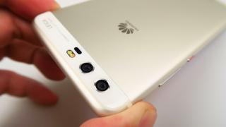 Huawei P10 (dual-SIM) începe să primească EMUI 9 + Android Pie la nivel global; Actualizarea se face treptat