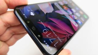 Huawei Mate 20 Lite: Conectivitate satisfăcătoare la 4G, WiFi, aduce și radio FM