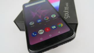 Allview Soul X5 Mini: Baterie fără pretenţii, o încărcaţi seara clar