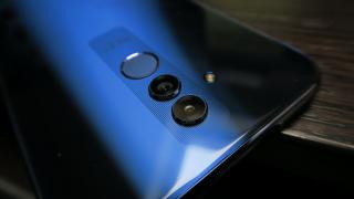 Huawei Mate 20 Lite: Camera spulberă din blestemul Lite-urilor