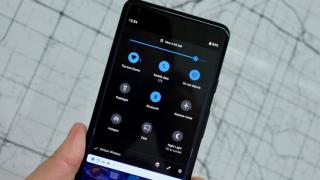 Android Q ar putea aduce un fundal negru pentru întreg sistemul; Un preview ar putea sosi în luna mai