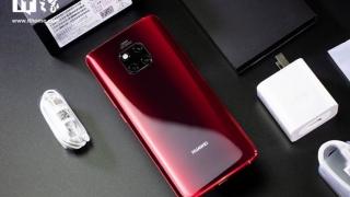 Huawei Mate 20 Pro primeşte noi variante de culoare: Comet Blue şi Fragrant Red (8 GB RAM, 256 GB stocare)