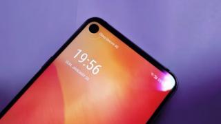 Ştiaţi că: orificiul pentru camera selfie de pe Samsung Galaxy A8s este animat (Video)