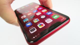 Apple iPhone XR: Display LCD, dar nu ai zice la cum performează
