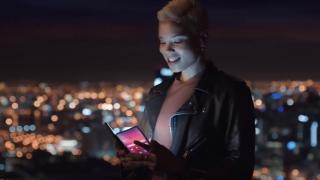 Smartphone-ul pliabil Samsung are parte de o apariție neașteptată într-un clip promo postat de sud-coreeni