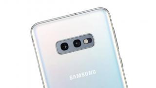 Samsung Galaxy S10 E se dezvăluie la rândul său în fotografii oficiale de produs; Varianta Lite e fix ce ne aşteptam