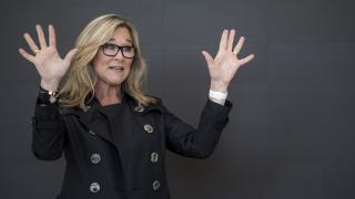 Vice-președintele Apple Retail își anunță demisia pe neașteptate; Era pe lista de potențiali candidați pentru poziția de CEO