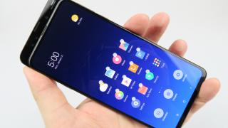 Xiaomi Mi Mix 3: Design original, experimental, glisarea nu convinge