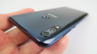 ASUS ZenFone Max Pro (M2): Baterie de campion, peste predecesor la playback video