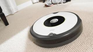 Turul Magazinelor #537: Robot Roomba la sub 1000 de lei, telefon de 100 de dolari, televizor de 500 de lei şi jocul Anthem