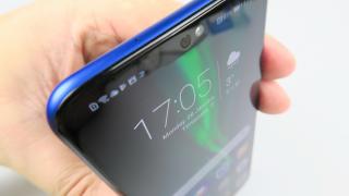 Huawei Honor 8X: Display nu prea luminos, OK mai degrabă la interior decât în bătaia soarelui