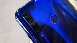 Huawei Honor 10i este un nou telefon cu cameră triplă; Apare în fotografii reale