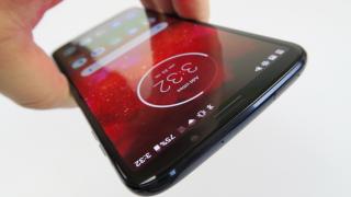 Motorola Moto Z3 Play: Design modular, ultra-subţire, lat