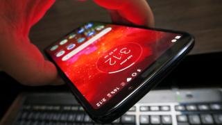 Motorola Moto Z3 Play: Display Super AMOLED excelent luminat şi colorat