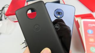 Motorola Moto Z3 Play: Baterie nesimțit de bună, ce pune la punct miliamperii