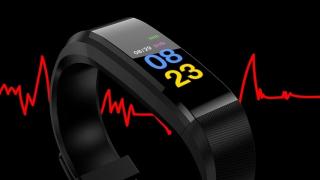 Brățară fitness cu senzor de puls la 28 lei și căști wireless la doar 37 lei! Iată câteva gadget-uri accesibile de pe TomTop.com